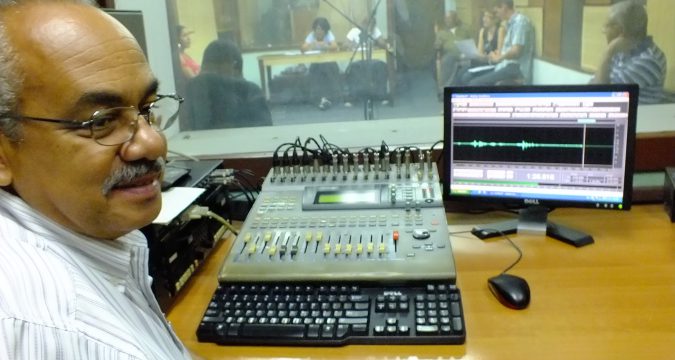 Estudio dramático de la emisora CMKC, Radio Revolución en sus 90 cumpleaños. Foto: Santiago Romero Chang