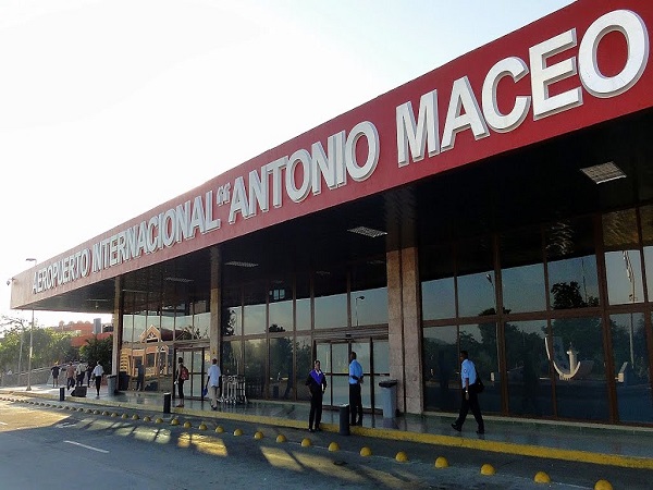 Aeropuerto Internacional Antonio Maceo