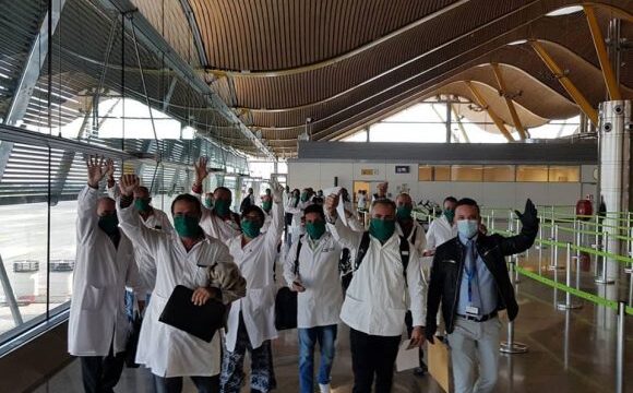 Médicos cubanos ayudan a combatir el coronavirus en Andorra