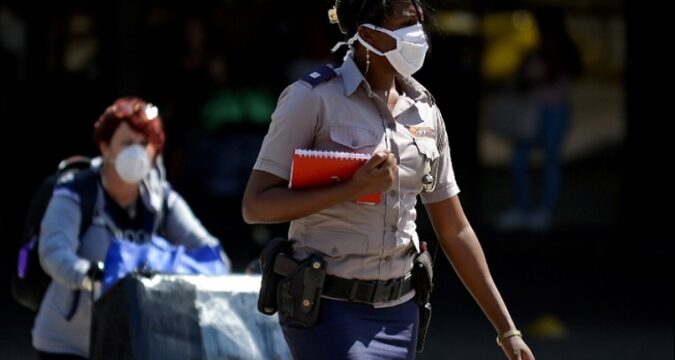 Oportuna gestión de los combatientes de la Policia Revolucionaria ante el covid-19