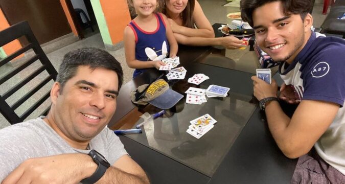 Familia en casa