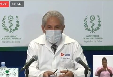 Doctor santiaguero Francisco Duran en la habitual rueda de prensa sobre la lucha contra el nuevo coronavirus en Cuba