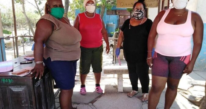 Trabajadores del vertedero municipal Santiago