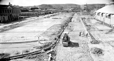 Construcción del paseo la Alameda, avenida Michelsen, en Santiago de Cuba.Michelsen en Santiago de Cuba.