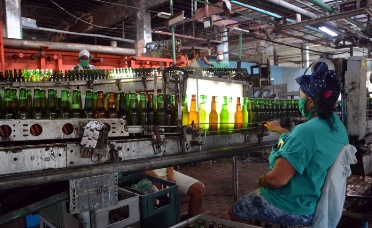 Reconocen a Cerveceria santiaguera por su labor ante la COVID-19