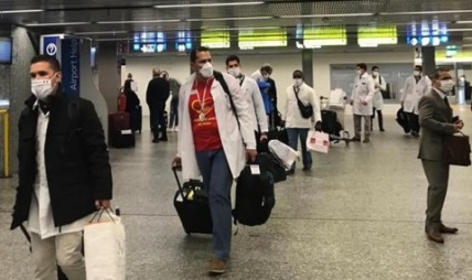 Regresa de Italia Contingente Internacional de Médicos Especializados en Situaciones de Desastres y Graves Epidemias, "Henry Reeve".