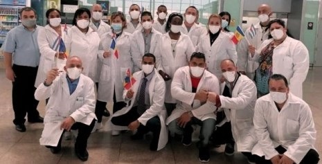 Médicos cubanos llegan de Andorra.