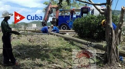 Precisa ETECSA-Santiago cada detalle en la recuperación tras desastres naturales. Foto: Keyttia Sánchez Menéndez