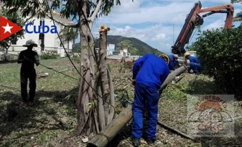 Precisa ETECSA-Santiago cada detalle en la recuperación tras desastres naturales. Foto: Keyttia Sánchez Menéndez