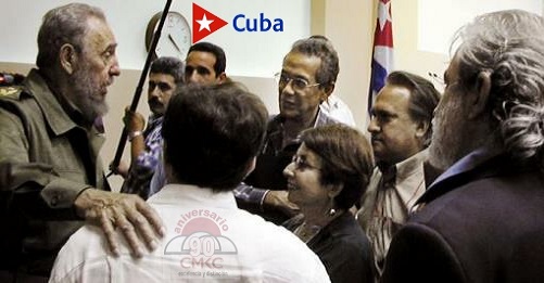 Fidel junto a artistas e intelectuales. Foto: Ahmed Velázquez