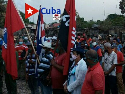 Abanderada reconstructora de viviendas dañadas en Mella