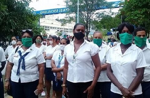 Laboratorio Farmacéutico Oriente recibe Bandera de Proeza Laboral