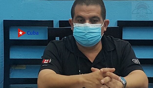 Luis Ricardo Manet Lahera, director de Epidemiología y Micriobiología en Santiago de Cuba.