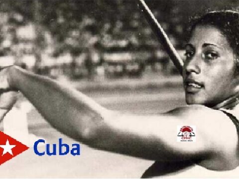 La campeona cubana María Caridad Colón, jabalinista.