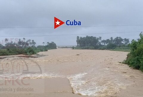 Desde ayer a hoy 103 milimetros de agua en Chivirico. El río Guamá muestra una crecida como hace veinte años atrás.