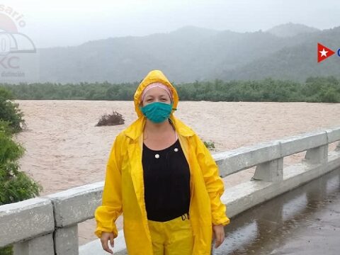 Desde ayer a hoy 103 milimetros de agua en Chivirico. El río Guamá muestra una crecida como hace veinte años atrás.