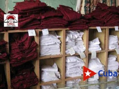 Reorganizan ventas de uniformes escolares para el nuevo curso en Santiago de Cuba