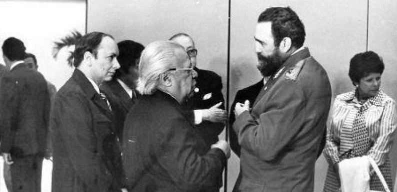 Fidel y Guillén. Palabras a los intelectuales. Por una Revolución cubana siempre dialogante