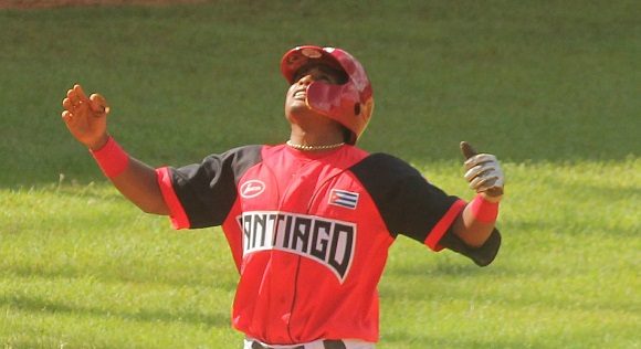 Santiago de Cuba con sus Avispas acaricia boleto a los playoffs beisbolero 2021