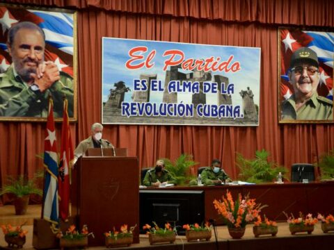 Evalúa presidente cubano ordenamiento y lucha contra la COVID-19 en Santiago de Cuba y Guantánamo