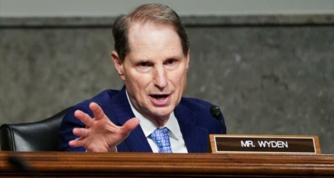 El senador demócrata de EE.UU. Ron Wyden presentó el viernes una iniciativa de ley ante la Cámara Alta para zanjar el embargo norteamericano a Cuba.