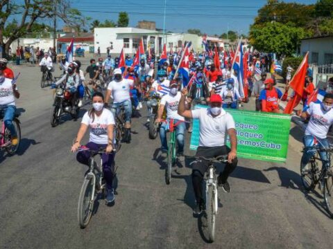 No al bloqueo, caravana tunera contra criminal política económica y financiera del gobierno de los Estados Unidos contra Cuba.