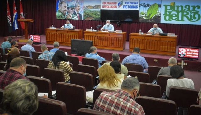 Díaz-Canel en recorrido por Pinar del Río y Artemisa para seguir dando vida al 8vo. Congreso del PCC