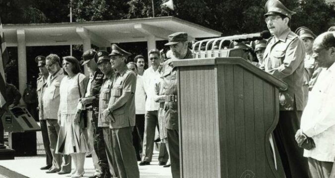 Comandante en Jefe, informo: ¡la Operación Carlota ha concluido!», expresó el General de Ejército Raúl Castro en 1991. Foto: Orlando Cardona