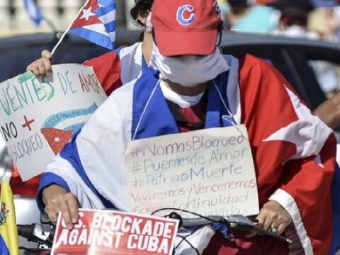 No al bloqueo, caravana tunera contra criminal política económica y financiera del gobierno de los Estados Unidos contra Cuba.