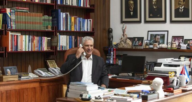 El Primer Secretario del Comité Central del Partido y presidente de la República de Cuba, Miguel Díaz-Canel Bermúdez