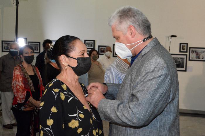 official awards ceremony for the Felix Varela Order and the Alejo Carpentier Medal, presented to distinguished individuals in the world of art and literature.