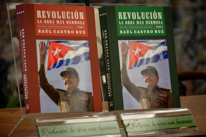 libro Revolución, la obra más hermosa