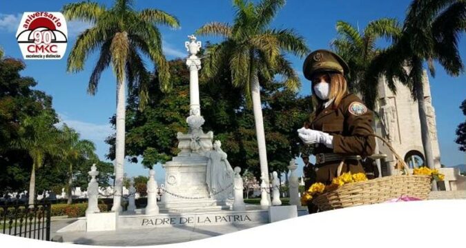 Rinden tributo hoy al Padre de la Patria en el cementerio Santa ifigenia de Santiago de Cuba