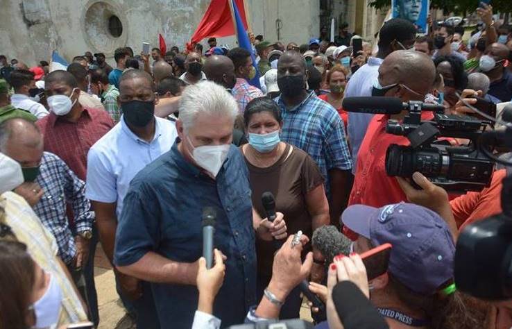 En San Antonio de los Baños, en Artemisa con el Primer Secretario del Comité Central del Partido Comunista de Cuba y Presidente de la República, Miguel Díaz-Canel Bermúdez