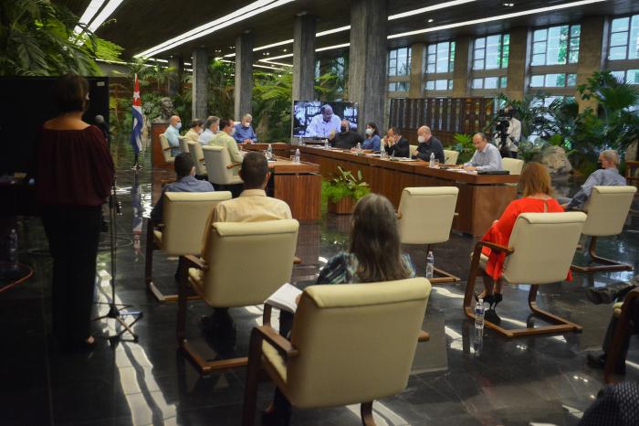 Gobierno en pleno en directo brinda informaciones y sus detalles al pueblo de Cuba.