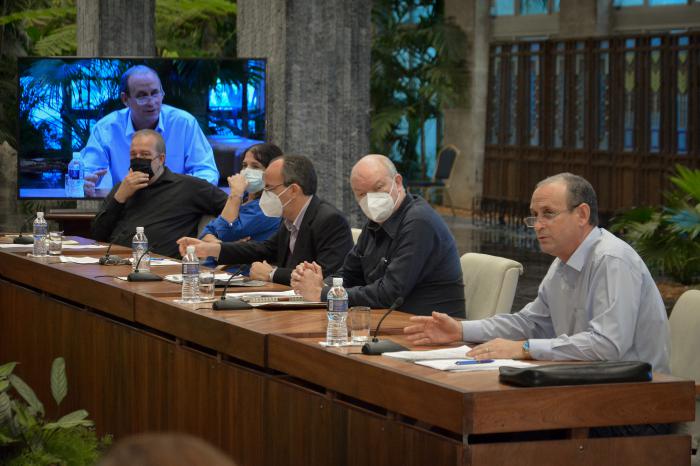 Gobierno en pleno en directo brinda informaciones y sus detalles al pueblo de Cuba.