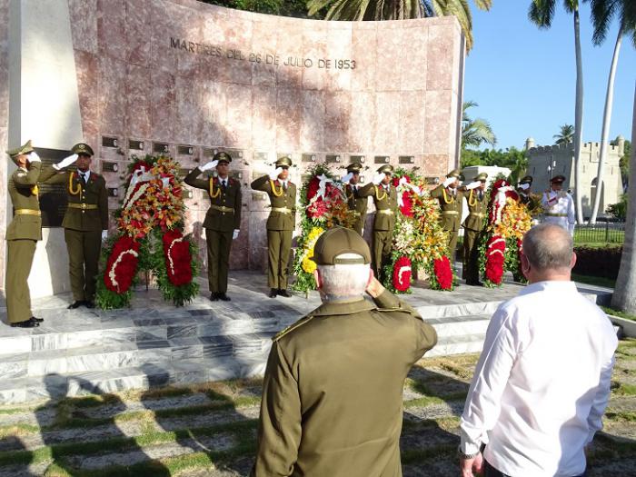 El tributo de un país en rebeldía permanente, Siempre es 26 