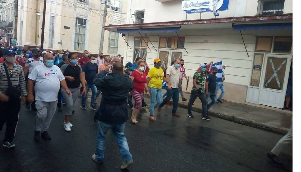 El pueblo revolucionario de Cienfuegos, verdaderos dueños de las calles