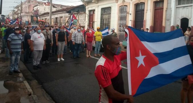 El pueblo revolucionario de Cienfuegos, verdaderos dueños de las calles