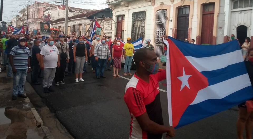 El pueblo revolucionario de Cienfuegos, verdaderos dueños de las calles