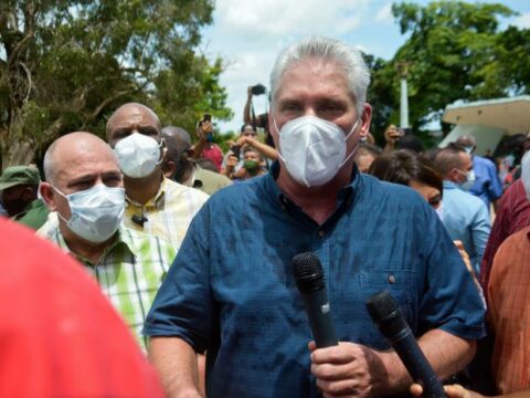 Presidente de Cuba, Migue Díaz Canel Bermúdez, Primer Secretario del Prtido Comunista de Cuba, en respuestas en San Antonio de los Baños.