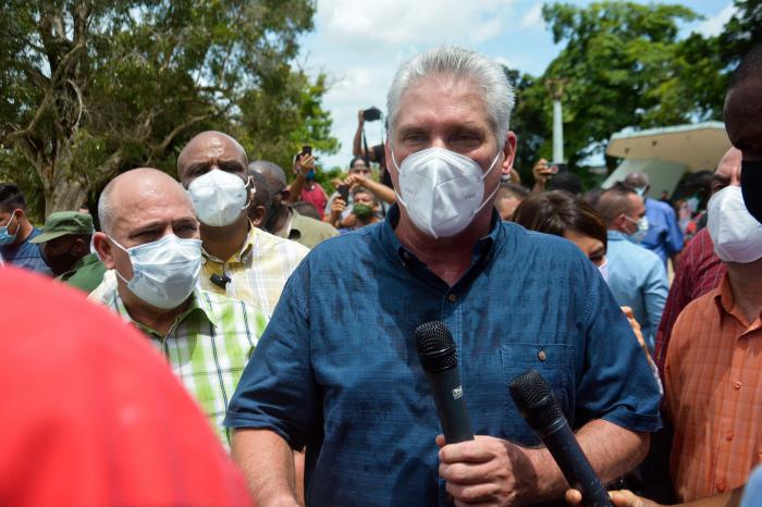 Presidente de Cuba, Migue Díaz Canel Bermúdez, Primer Secretario del Prtido Comunista de Cuba, en respuestas en San Antonio de los Baños.