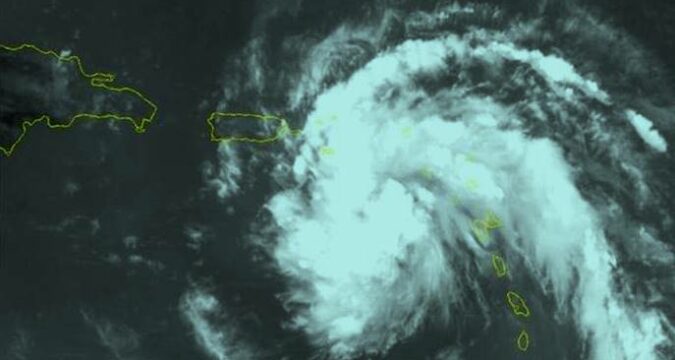 La perturbación tropical en el nordeste del Caribe. Foto: National Oceanic and Atmospheric Administration