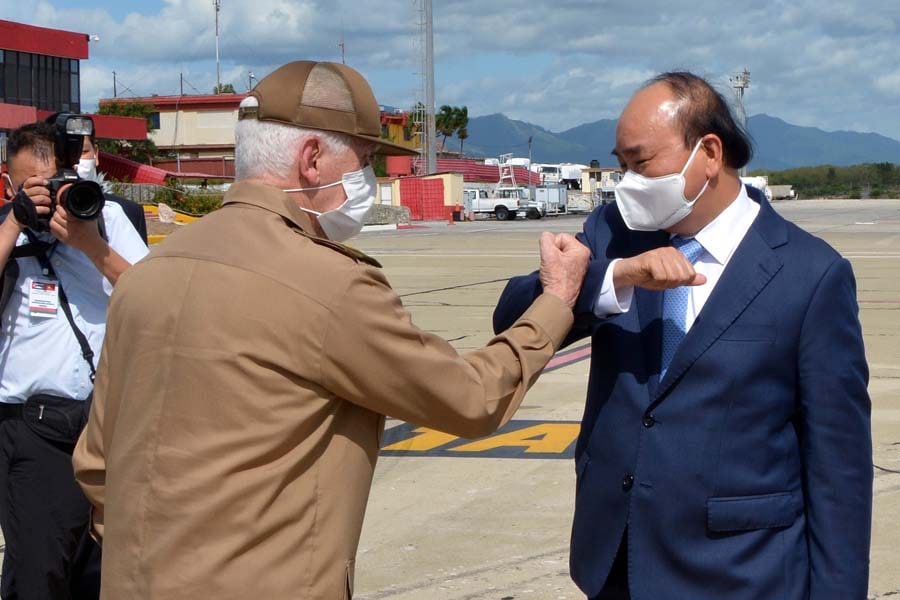 Concluyó visita oficial a Cuba, Presidente de Vietnam, Nguyen Xuan Phuc, con homenaje a Fidel en Santiago