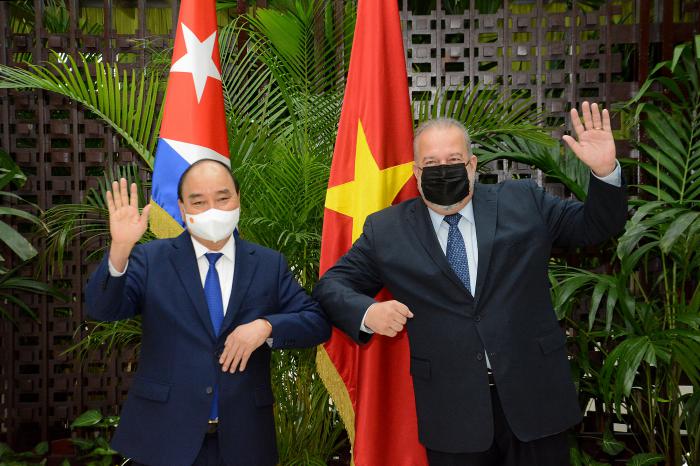 Sostiene Primer Ministro de la República de Cuba Manuel Marrero Cruz encuentro con el Presidente de Vietnam, compañero Nguyen Xuan Phuc