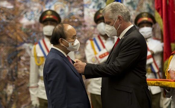 Presidente de Vietnam recibe Orden José Martí: La amistad con Cuba será eternamente indestructible