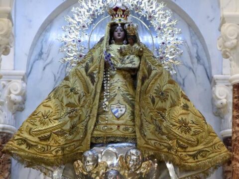 Virgen de la Caridad del Cobre en su santuario, en el poblado santiaguero de El Cobre.