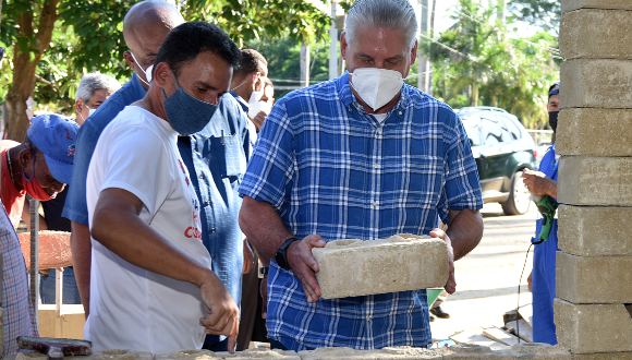 Díaz Canel: Ponerle corazón al barrio es ponerle corazón a Cuba