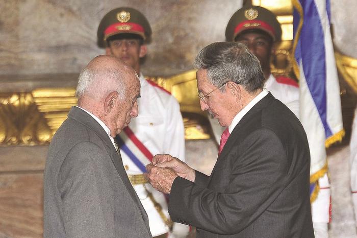 Comandante José Ramón Machado Ventura, Héroe del Trabajo de la República de Cuba