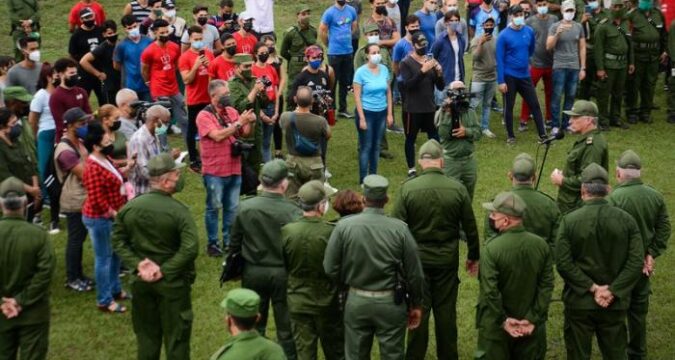 Díaz-Canel con los jóvenes en el Día Nacional de la Defensa